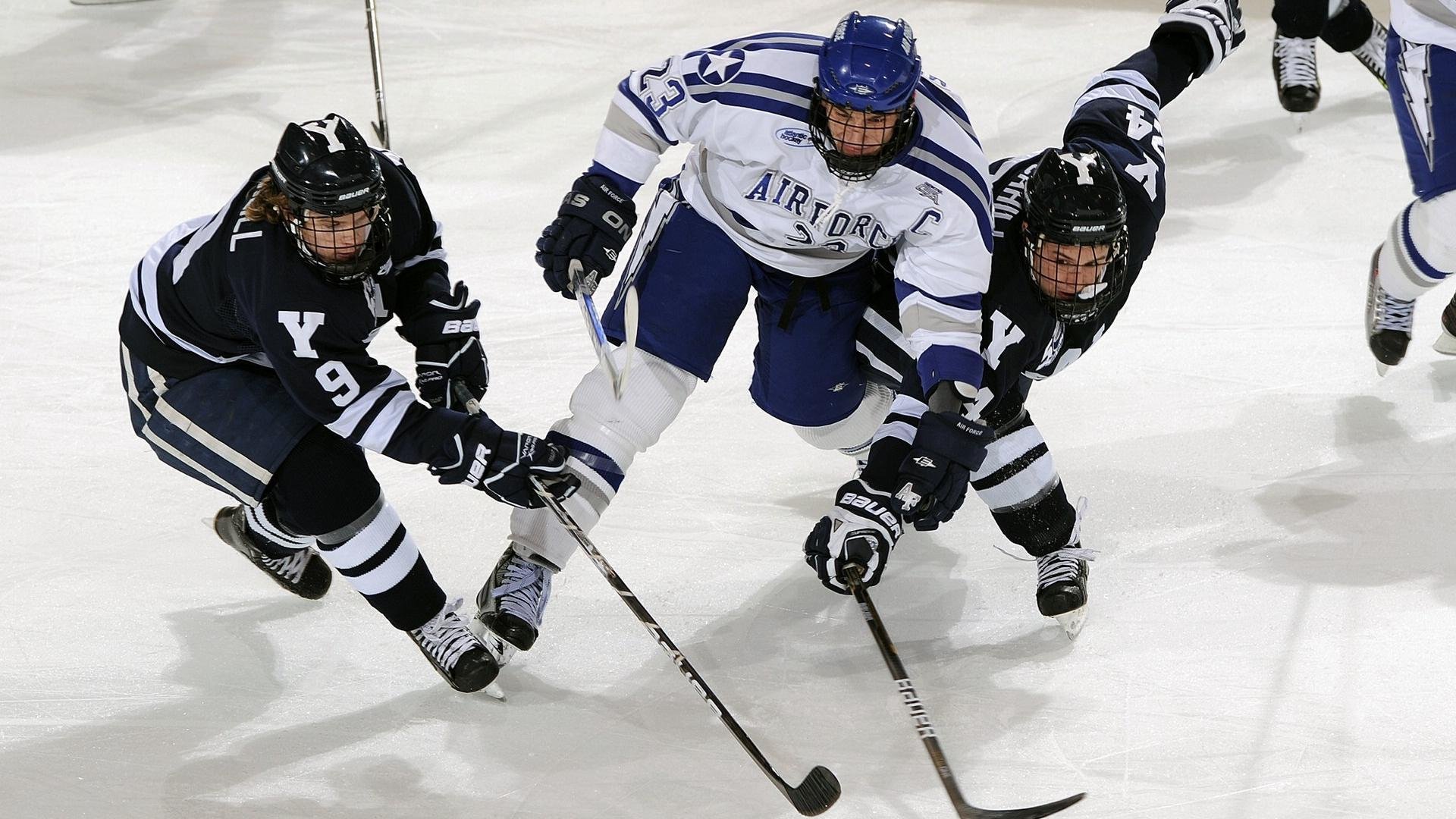 在“逆转”战役中,蒂伊多次用“攻防转换”帮助球队稳住局面!